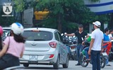 Tranh thủ người hâm mộ đón đội Olympic Việt Nam, nhiều điểm trông giữ xe tự phát chặt chém tại Mỹ Đình